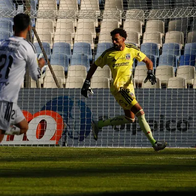 ¿Vozinha será titular en Colo Colo? Esto dice Fernando Ortiz