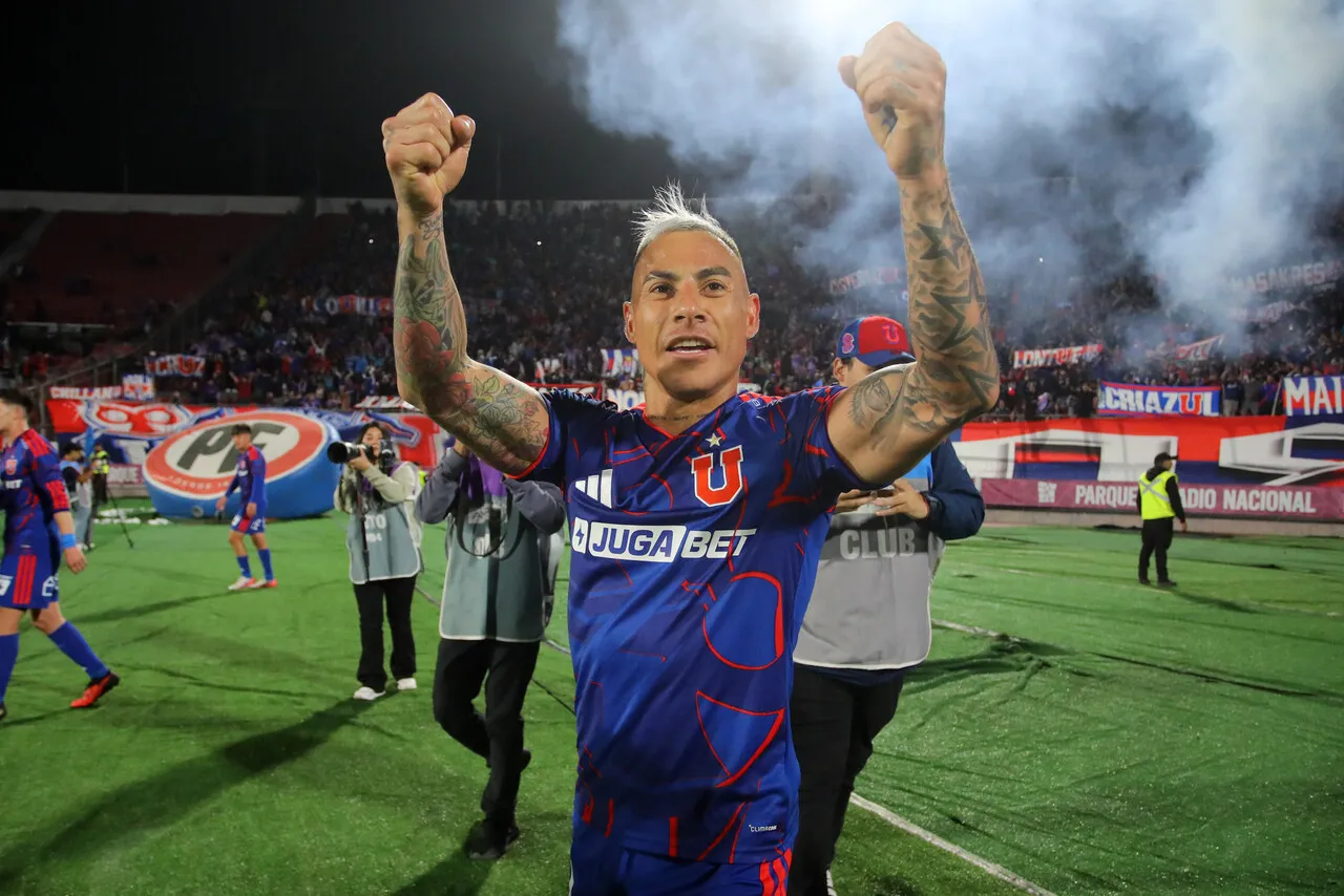 Jara elogió con todo a Vargas | Foto: Photosport