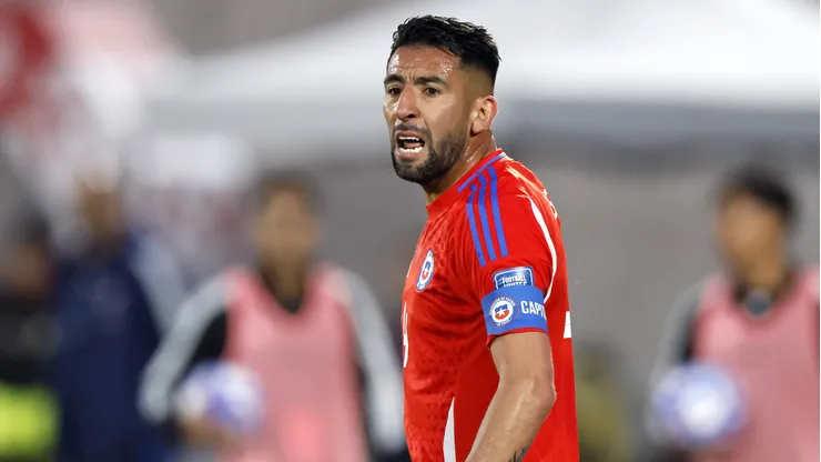 Mauricio Isla cuelga los botines a los 38 años. (Foto: Andrés Piña/Photosport)