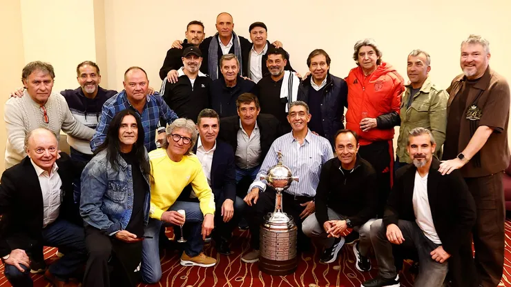 Mirko Jozic se reencuentra con el Colo Colo 1991. (Foto: CSD Colo Colo)