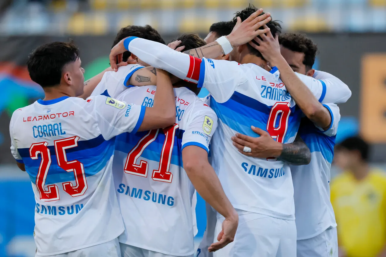 La UC quiere seguir con los abrazos | Foto: Photosport