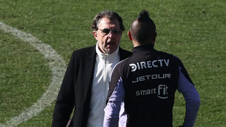 Aníbal Mosa está cansado de las preguntas por Arturo Vidal. (Foto: Photosport)