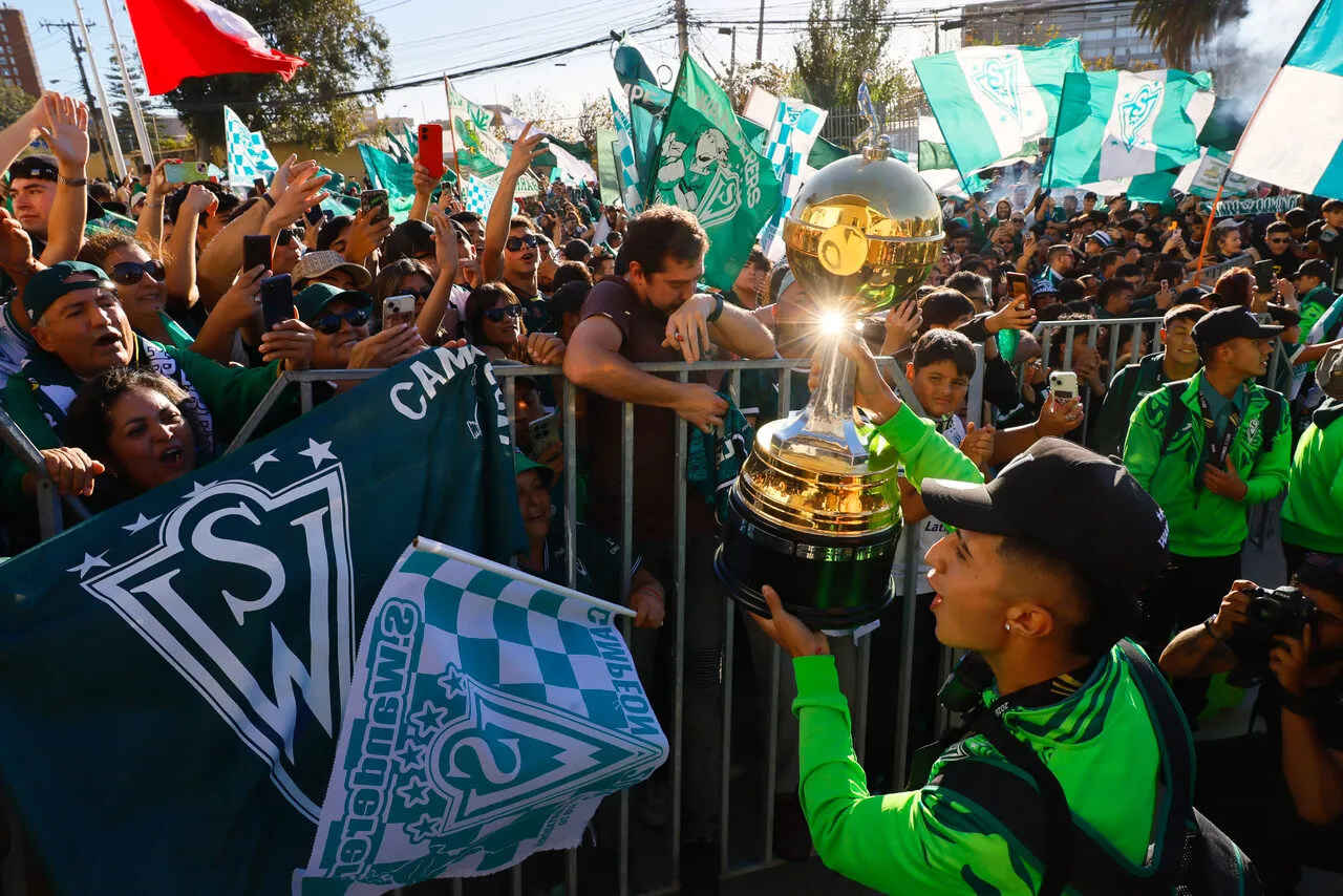 Santiago Wanderers buscará un título inédito para el fútbol chileno (Photosport).