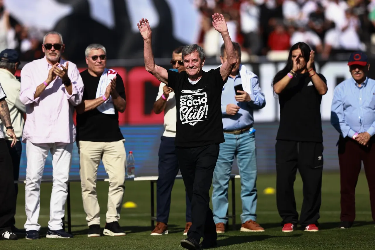 Jozic y el elogio que recibió en el Monumental | Foto: Photosport