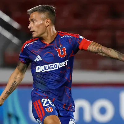 Charles Aránguiz toma sorpresiva decisión en U. de Chile
