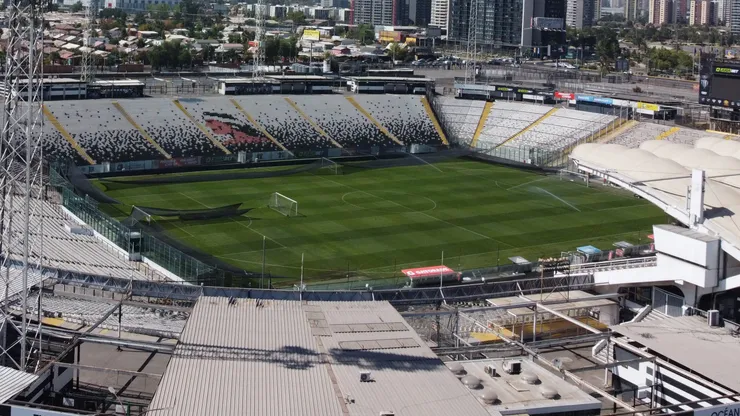 La cancha del Estadio Monumental tendrá cambio de superficie. (Foto: Dragomir Yankovic/Photosport)