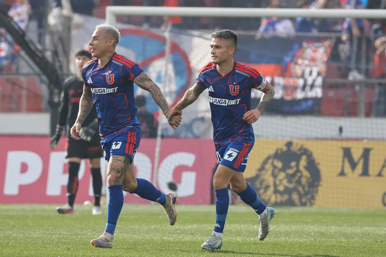 En la U toman una decisión por Aránguiz y Vargas | Foto: Photosport