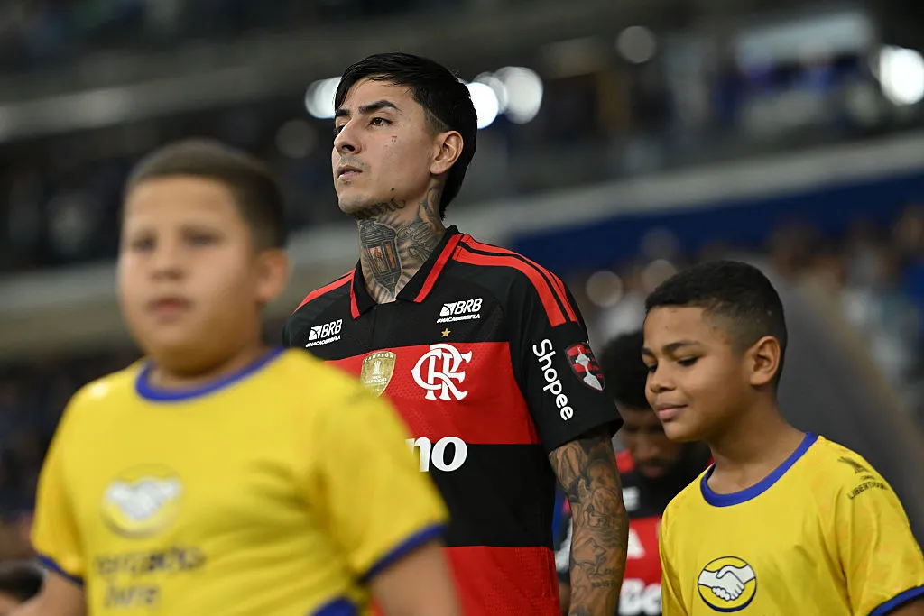 Erick Pulgar asoma como titular para esta noche. (Foto: Pedro Vilela/Getty Images)