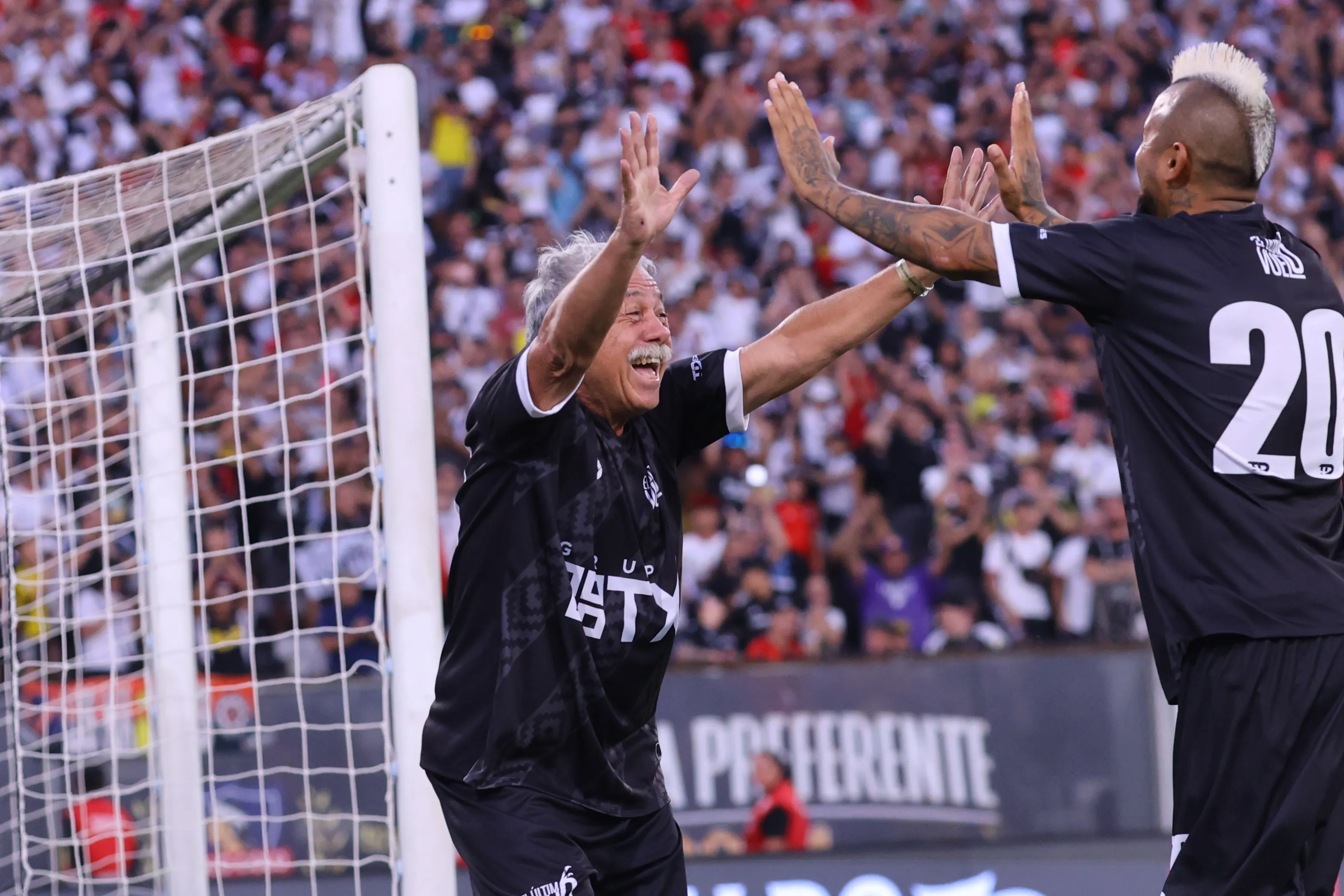 Carlos Caszely se refirió al futuro de Arturo Vidal en Colo Colo. (Imagen: Photosport)