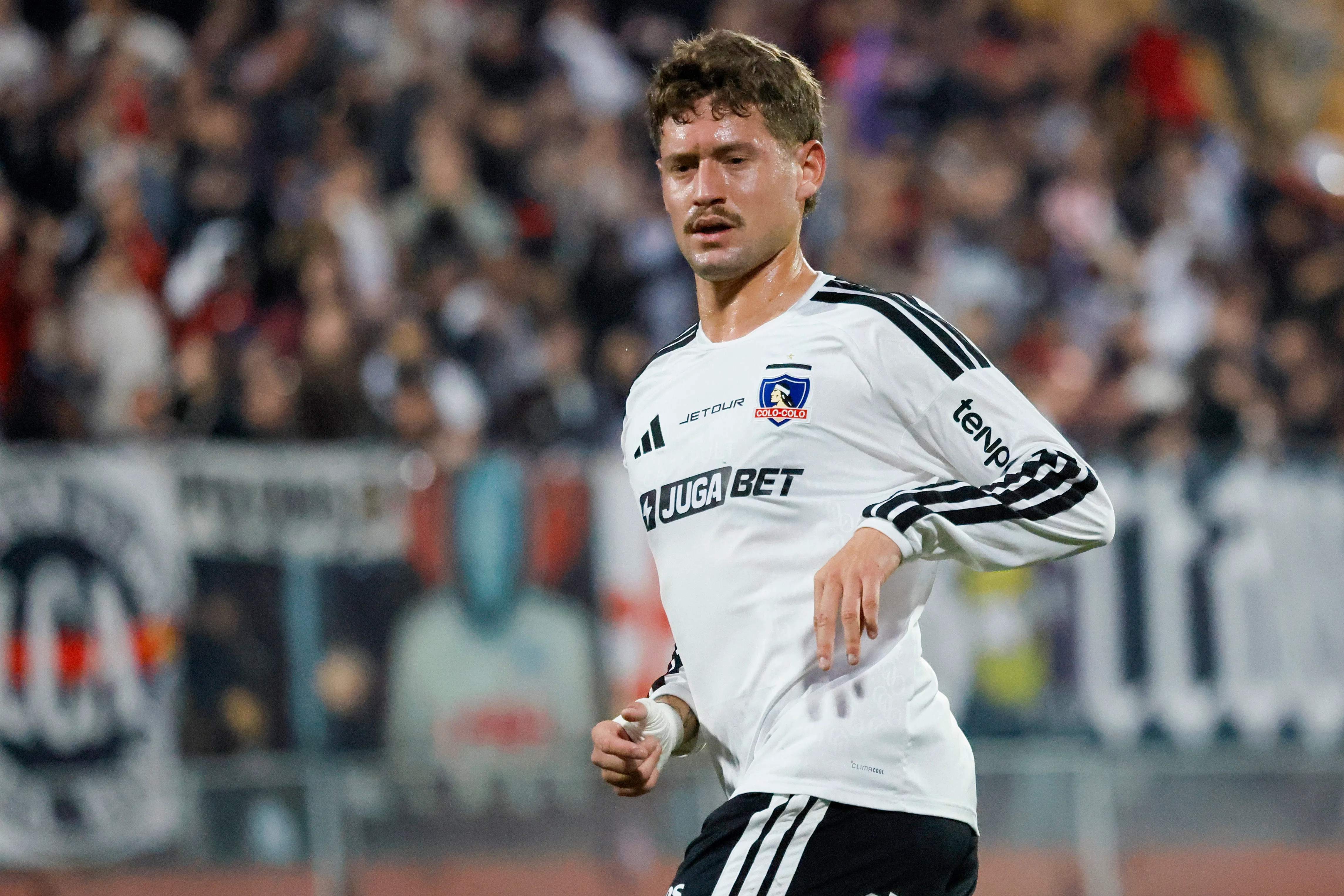 Joaquín Sosa reclama la mitad de su sueldo en Colo Colo. (Foto: Andrés Piña/Photosport)