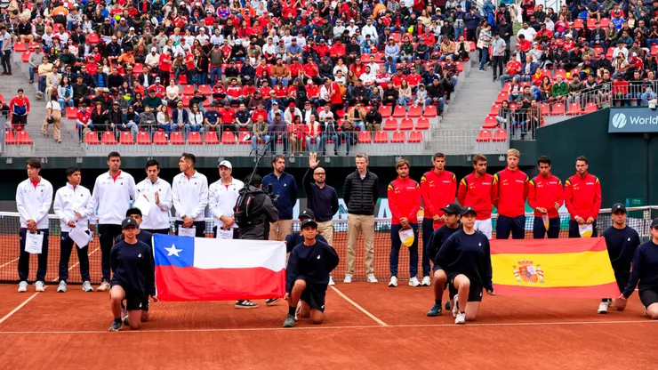 Chile se juega la vida en el dobles ante España.