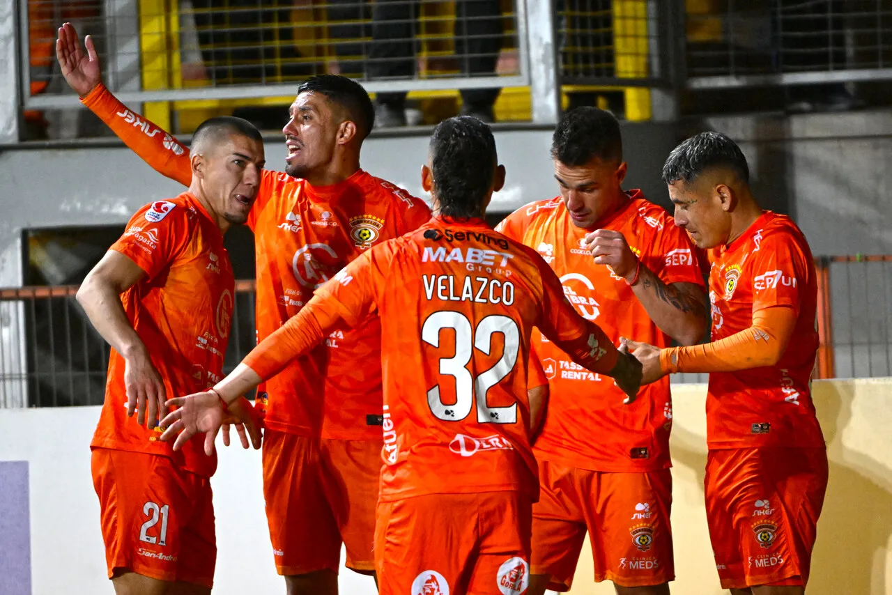 Cobreloa quiere dar el primer golpe en la serie | Foto: Photosport