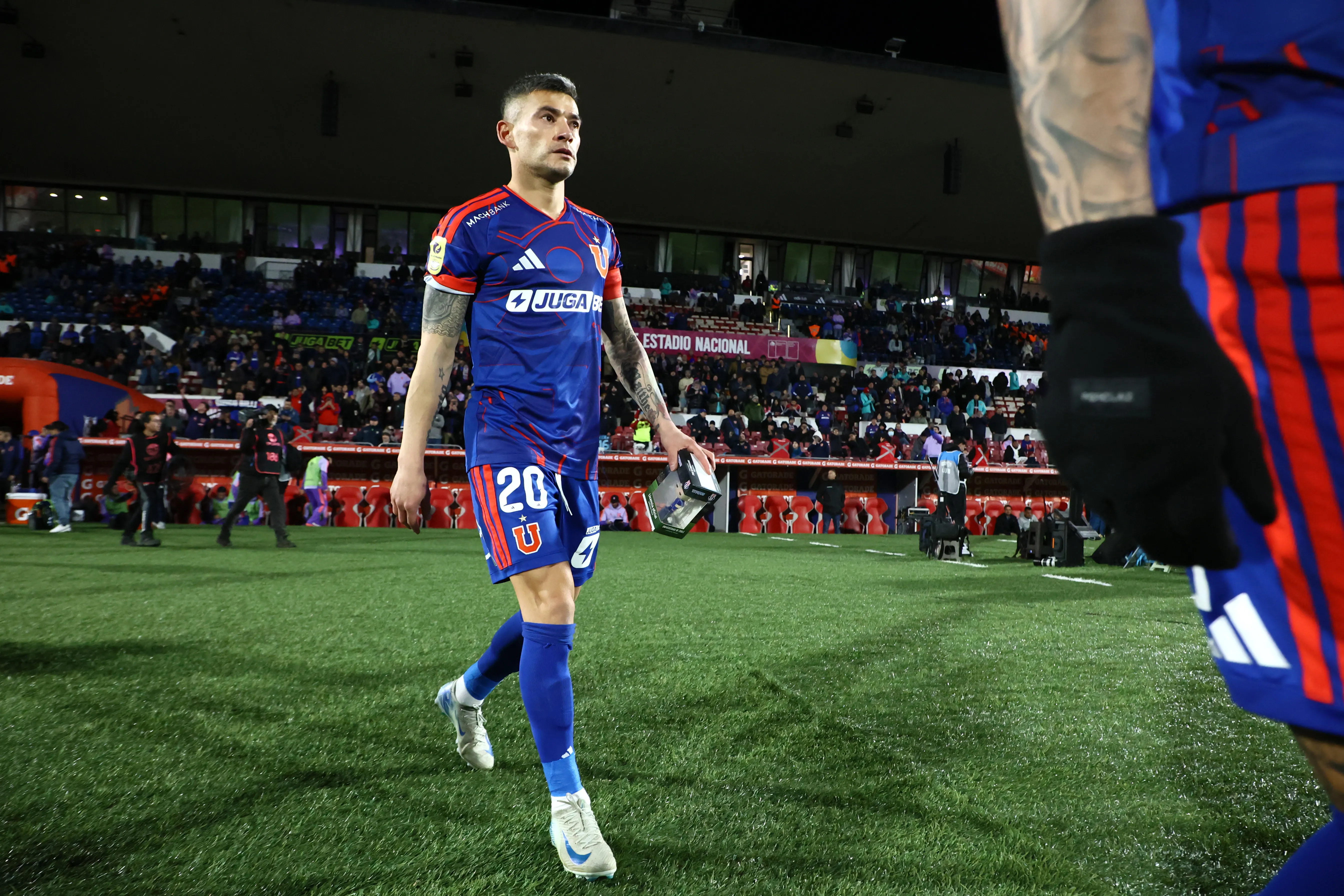 Charles Aránguiz entrena con normalidad en Universidad de Chile. (Imagen: Photosport)