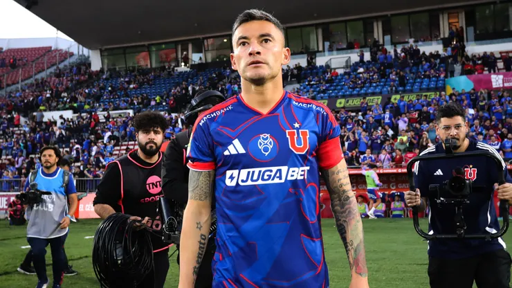 Charles Aránguiz ilusiona a Universidad de Chile.