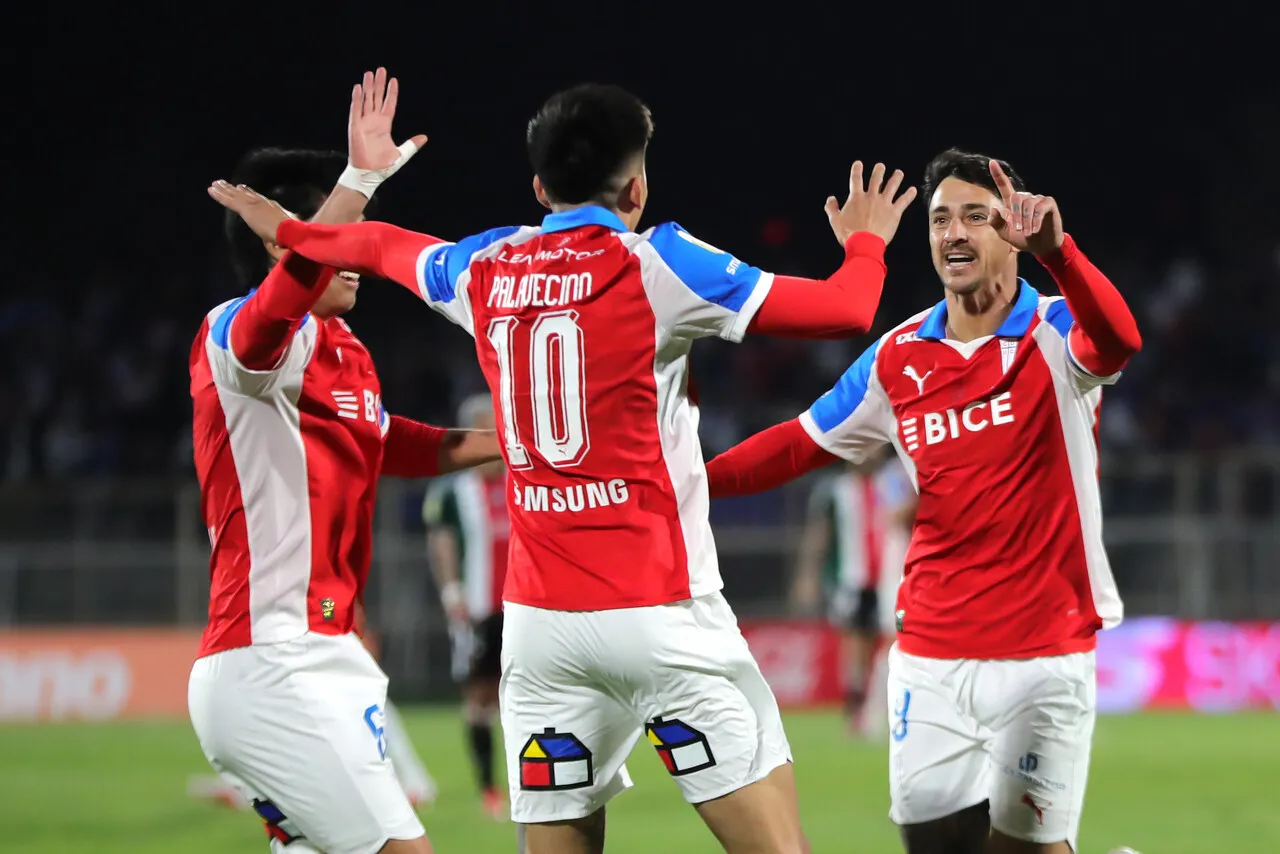 La UC quiere seguir con los abrazos | Foto: Photosport