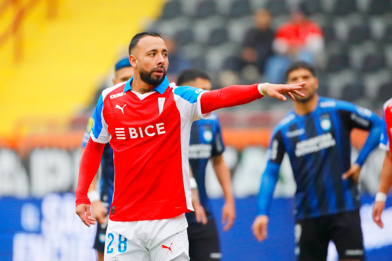 Cerezo sufre en la UC | Foto: Photosport