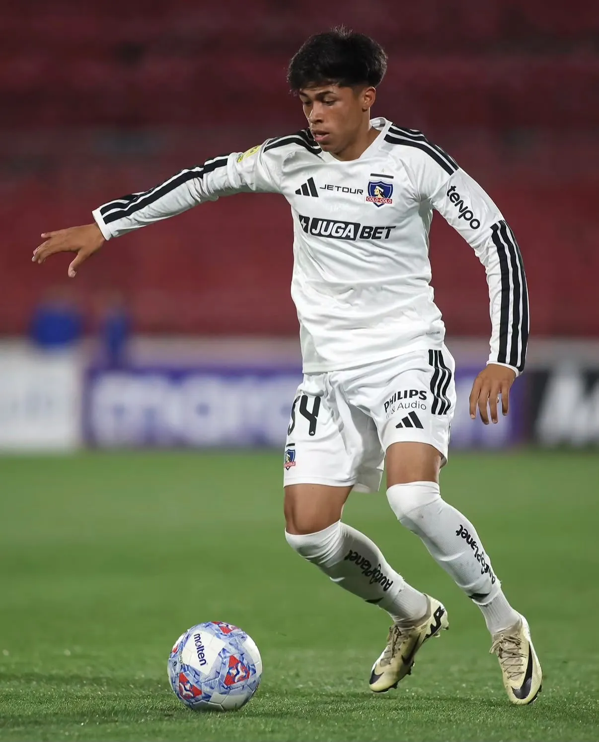 Gedeón Díaz viene de debutar en el primer equipo de Colo Colo. (Foto: @colocolooficial)