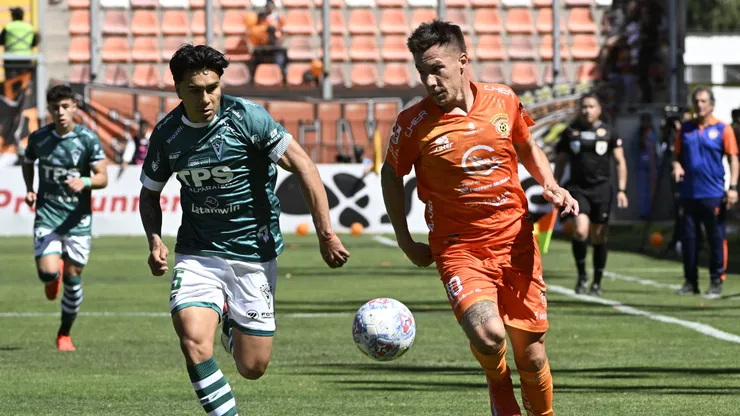 Cobreloa vence a Santiago Wanderers en Calama. (Foto: Pedro Tapia/Photosport)