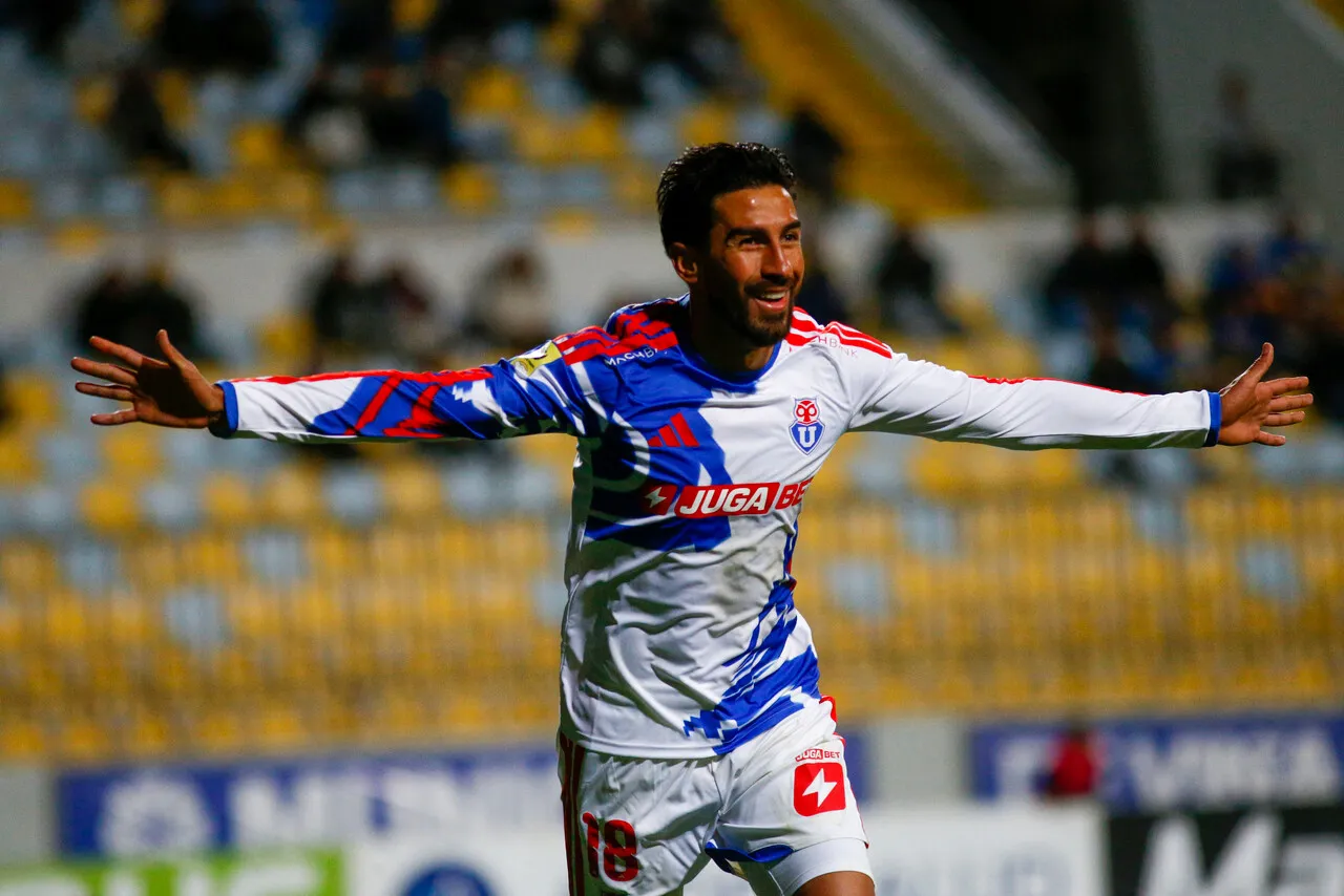 La U lo gana 1-0 con gol de Juan Martín Lucero (Photosport).