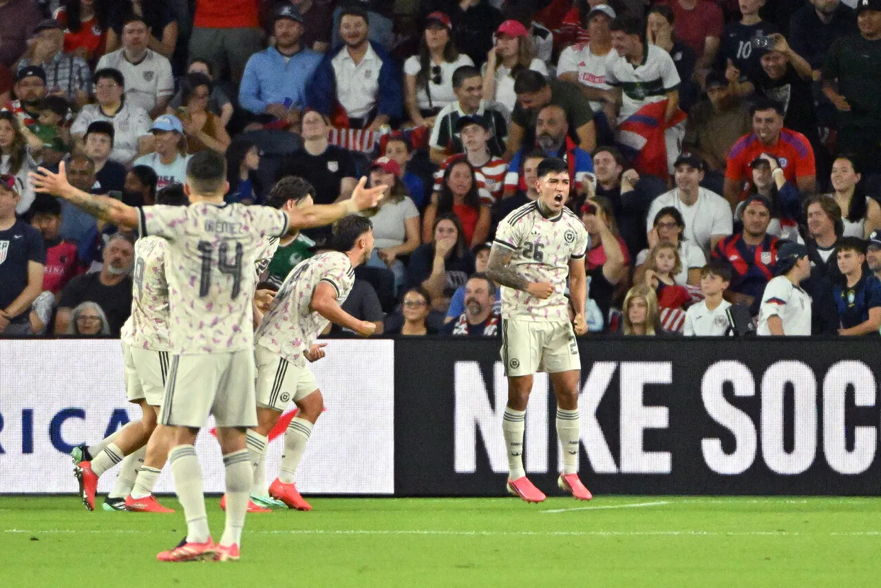 Vidal espera ser una aporte para La Roja | Foto: Photosport