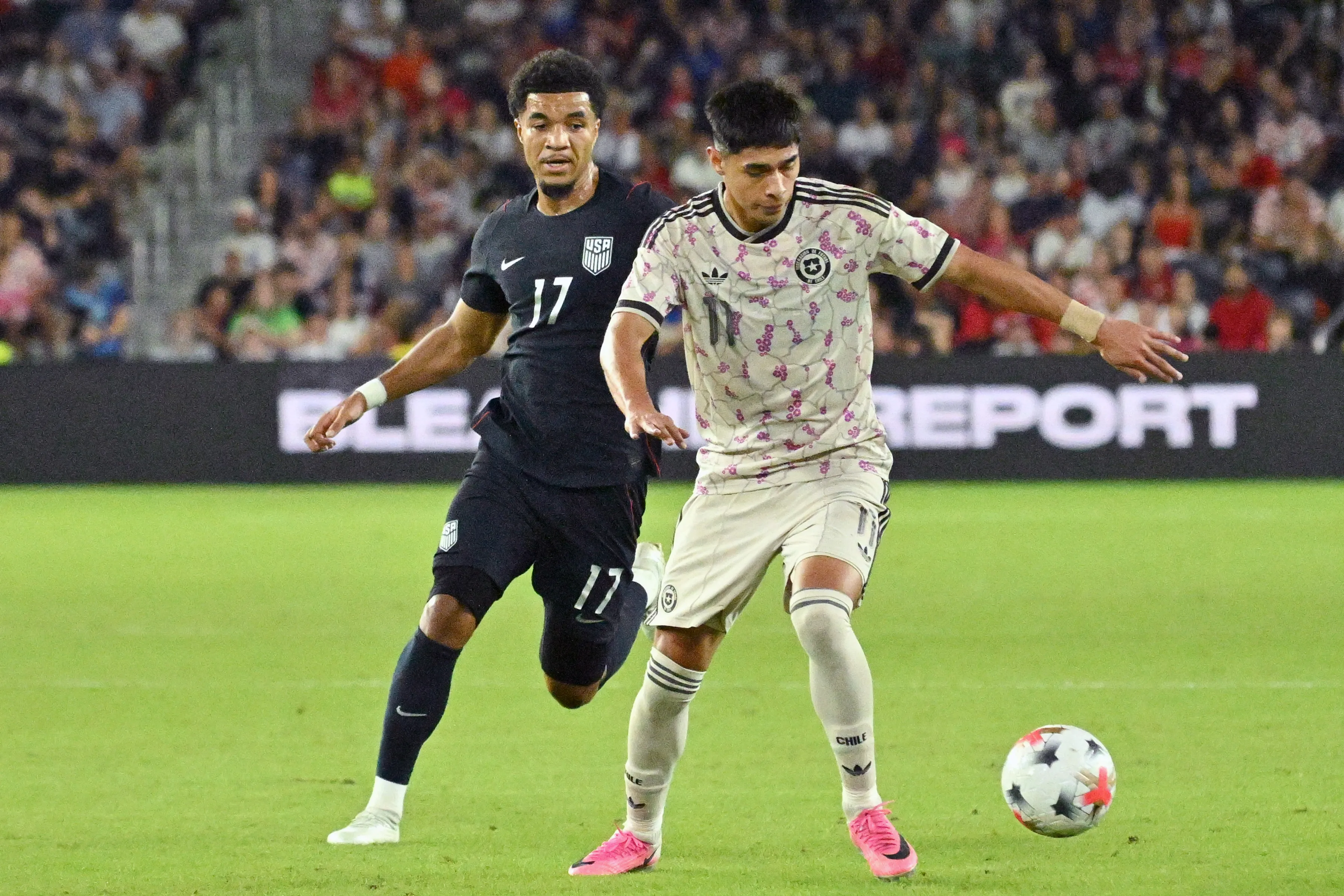 Juan Cristóbal Guarello destacó a Darío Osorio en la Selección Chilena. (Imagen: Photosport)