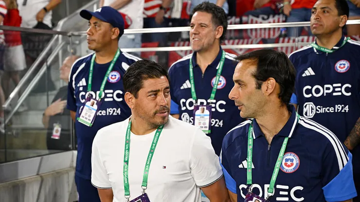 Los integrantes del cuerpo técnico de La Roja, al mando de Nicolás Córdova.