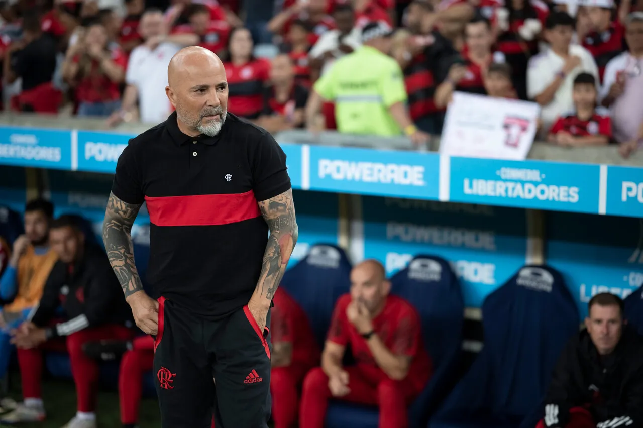 Vidal le baja el pulgar a Sampaoli | Foto: Photosport