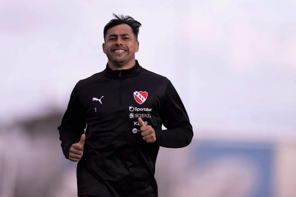 Iván Morales llegó en el último mercado a Independiente (Facebook).