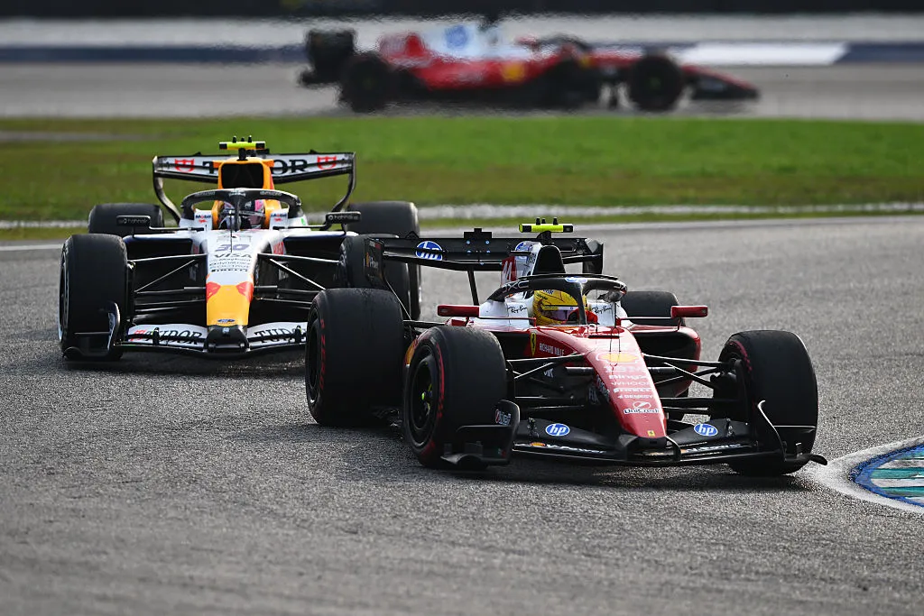Remontada épica de Lewis Hamilton en Sepang. (Foto: Rudy Carezzevoli/Getty Images)