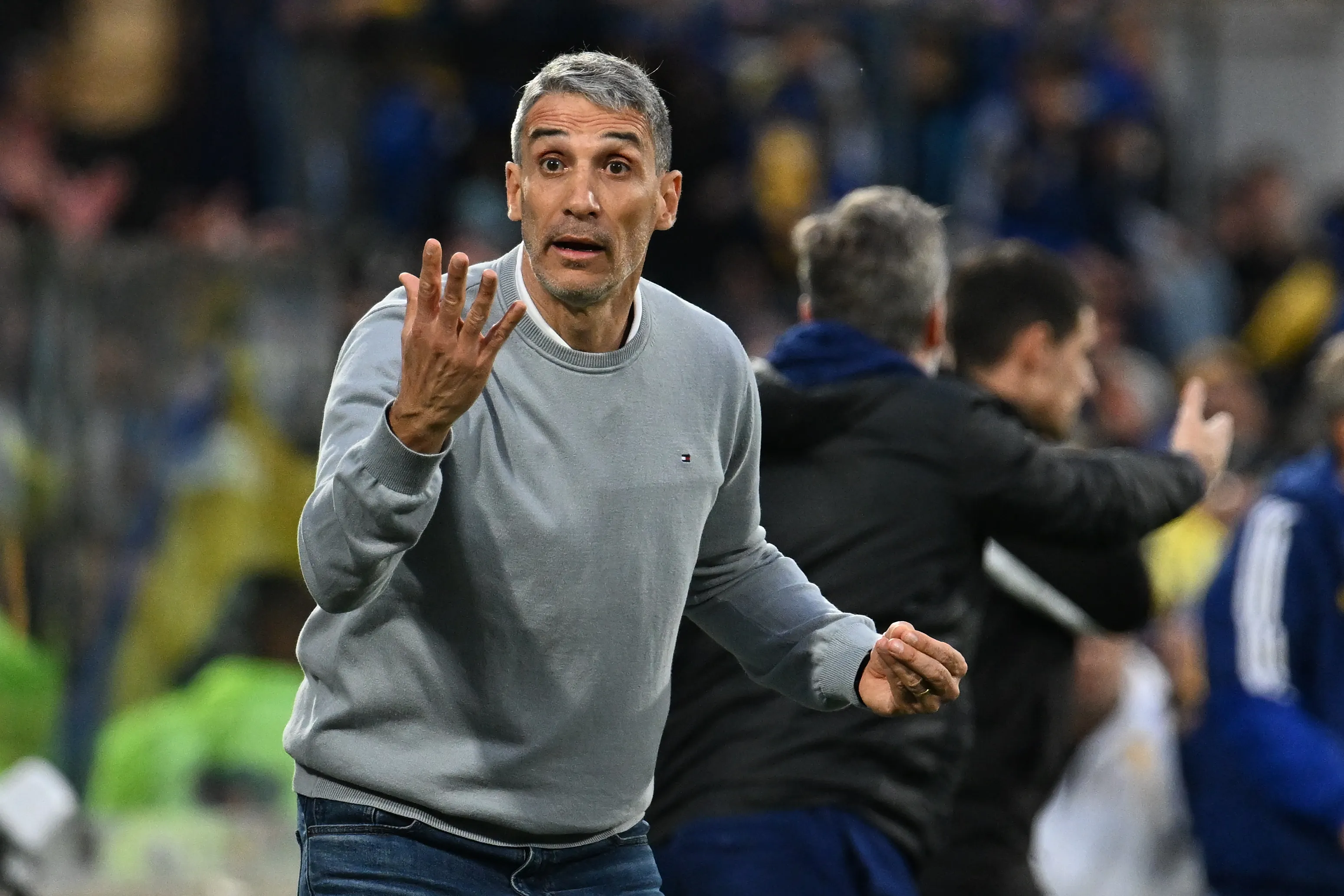 La Selección Chilena observa a Juan Pablo Vojvoda. (Foto: Getty Images)