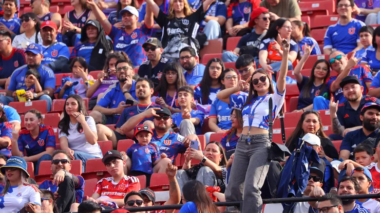 Los hinchas de la U estaban expectantes a esta noticia. (Foto: Jonnathan Oyarzún/Photosport)