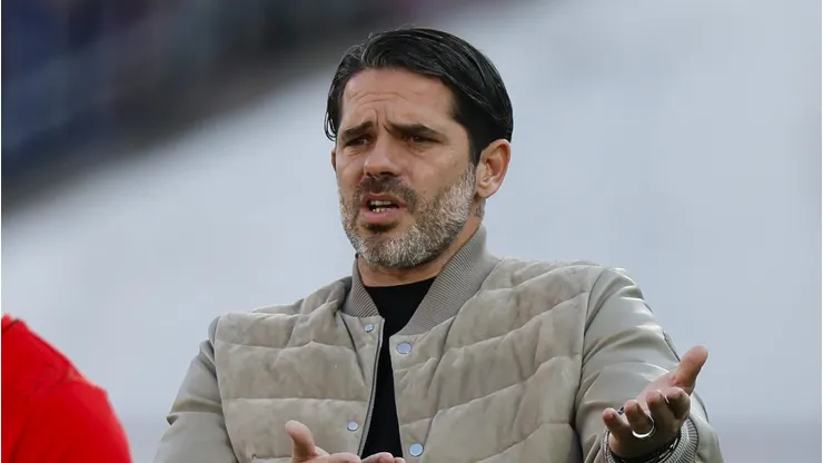 Fernando Gago no escondió la frustración por la derrota de la U. (Foto: Andrés Piña/Photosport)