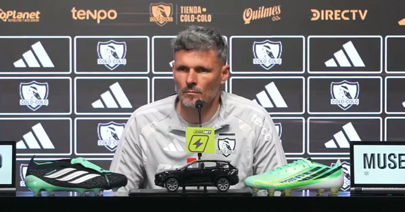 Fernando Ortiz en la conferencia de prensa de Colo Colo. (Foto: Captura)