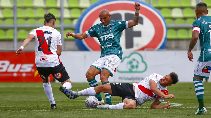 Santiago Wanderers y Curicó Unido reparten puntos en Valparaíso. (Foto: Manuel Lema/Photosport)