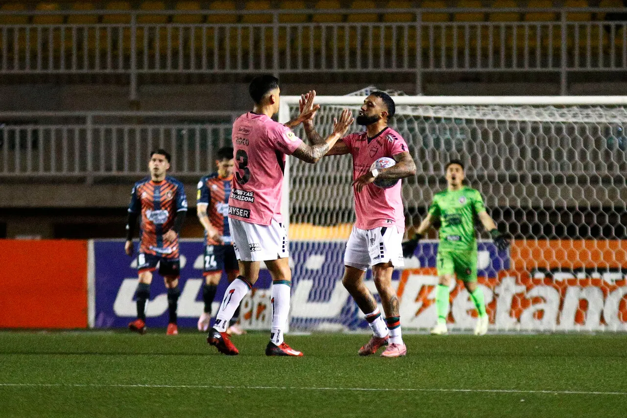 Palestino rescató un punto ante Deportes Limache (Photosport).