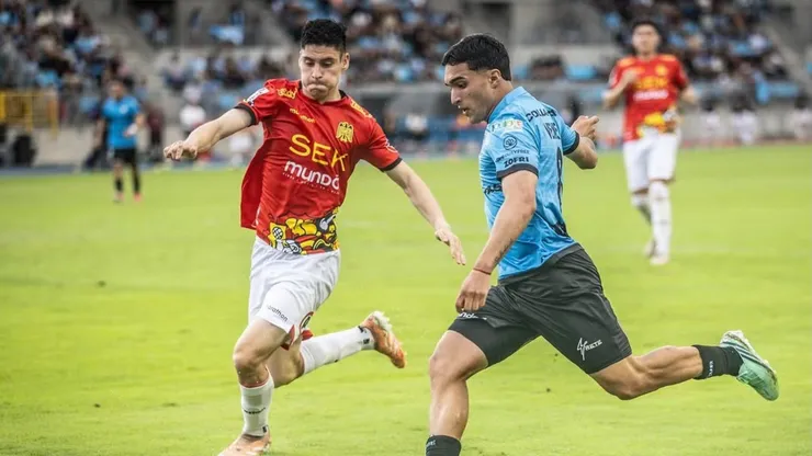 Deportes Iquique vence a Unión Española en el Tierra de Campeones. (Foto: @cdiquique)