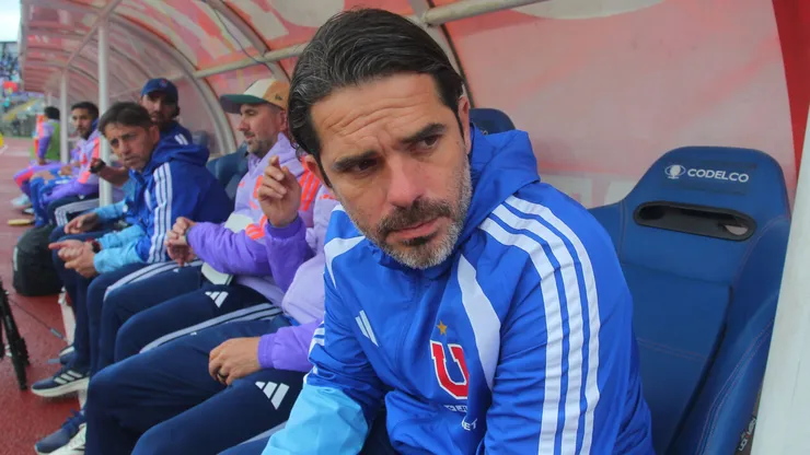 Fernando Gago vuelve a meter a la U en la pelea.