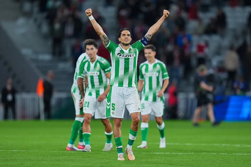 LILLE, FRANCE – SEPTEMBER 08: Marc Bartra of Real Betis Balompie celebrates victory at full-time following the UEFA Champions League 2026/27 League Phase MD1 match between LOSC Lille and Real Betis Balompie at Stade Pierre Mauroy on September 08, 2026 in Lille, France. (Photo by Franco Arland/Getty Images)