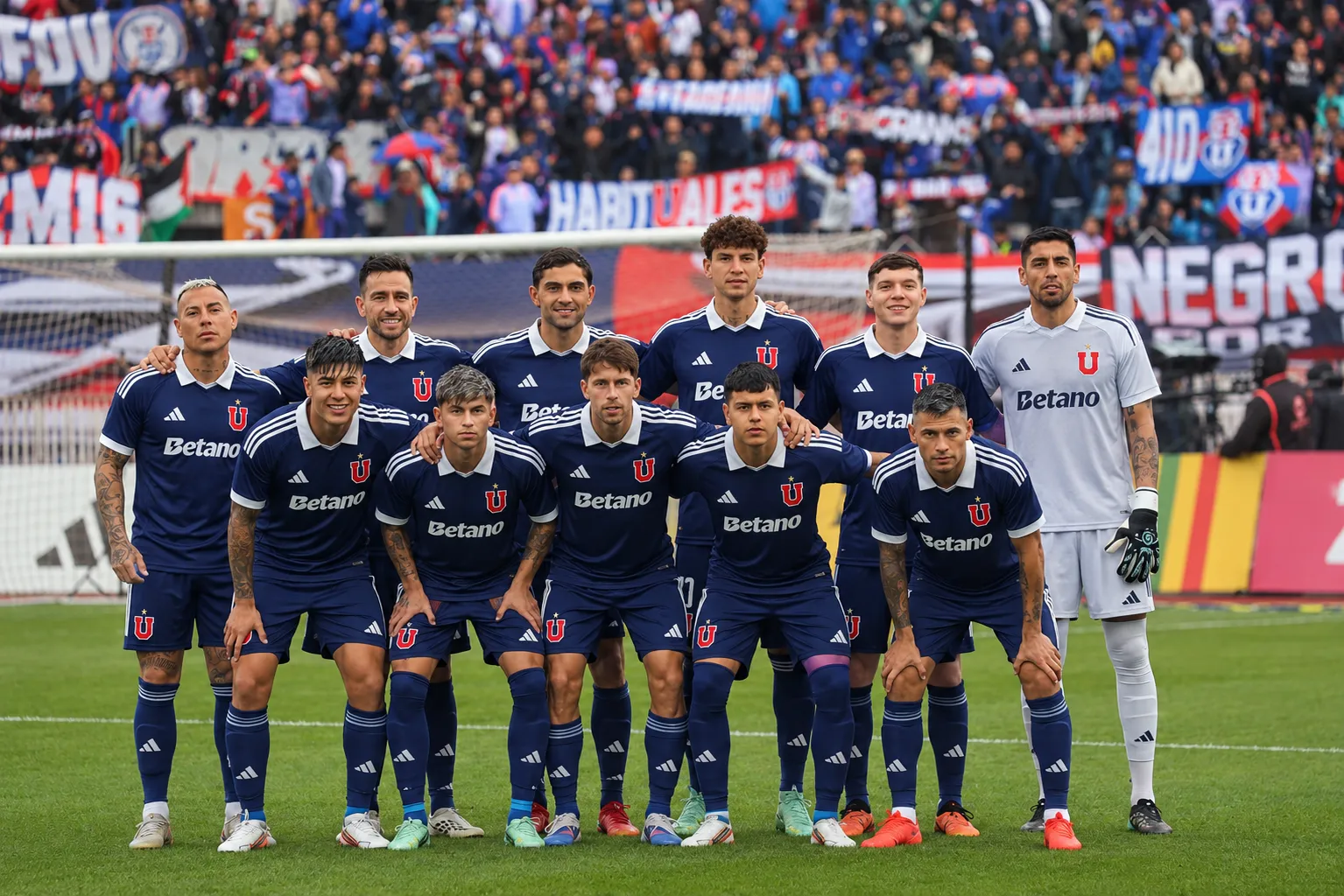 Así podría ver la camiseta de la U para el 2027 | Foto: IA