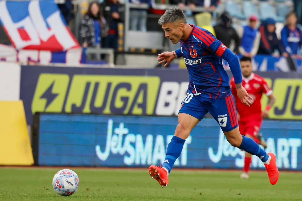 Beausejour y su elogio a Aránguiz | Foto: Photosport