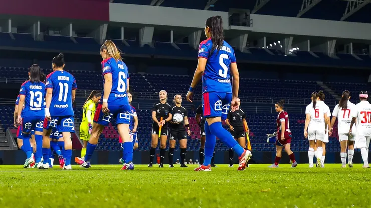 Las Leonas se juegan la vida en Copa Libertadores Femenina este lunes.