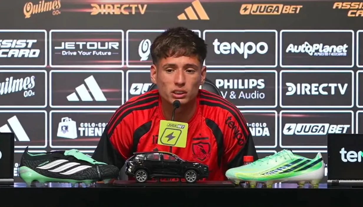 Iván Román en la conferencia de prensa de Colo Colo. (Foto: Captura)