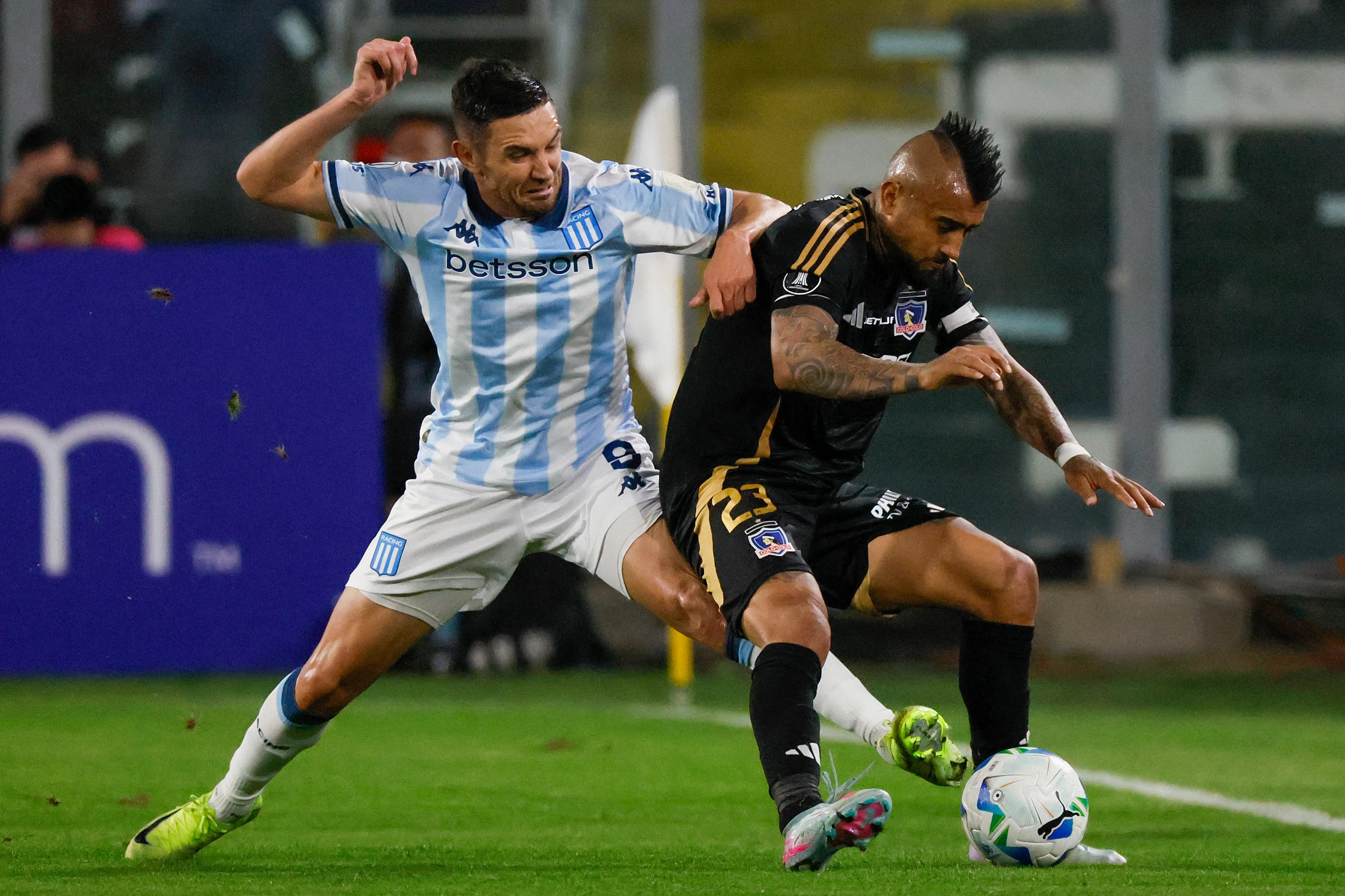 Colo Colo y Racing se volverán a ver las caras. (Foto: Andrés Piña/Photosport)