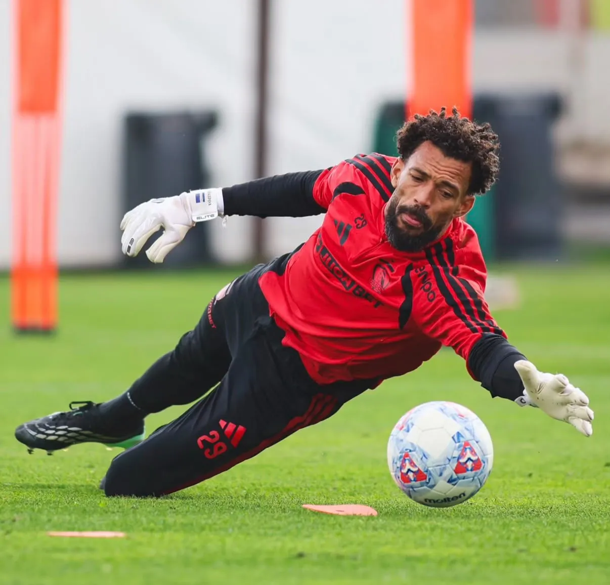 Vozinha será titualr en la visita a Palestino. (Foto: @colocolooficial)