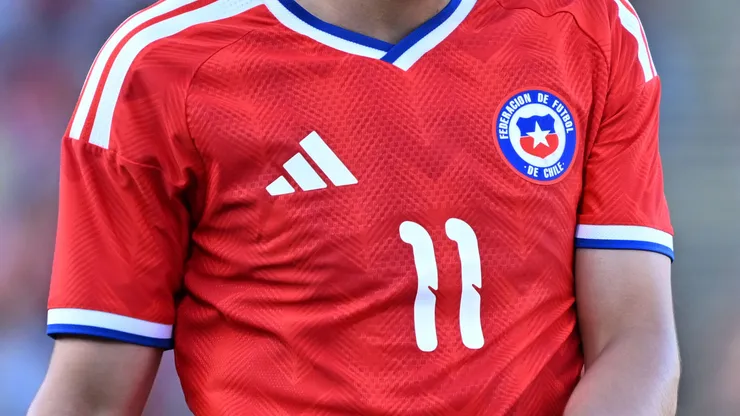 Un ídolo de la Selección Chilena se acerca a la FFCh.