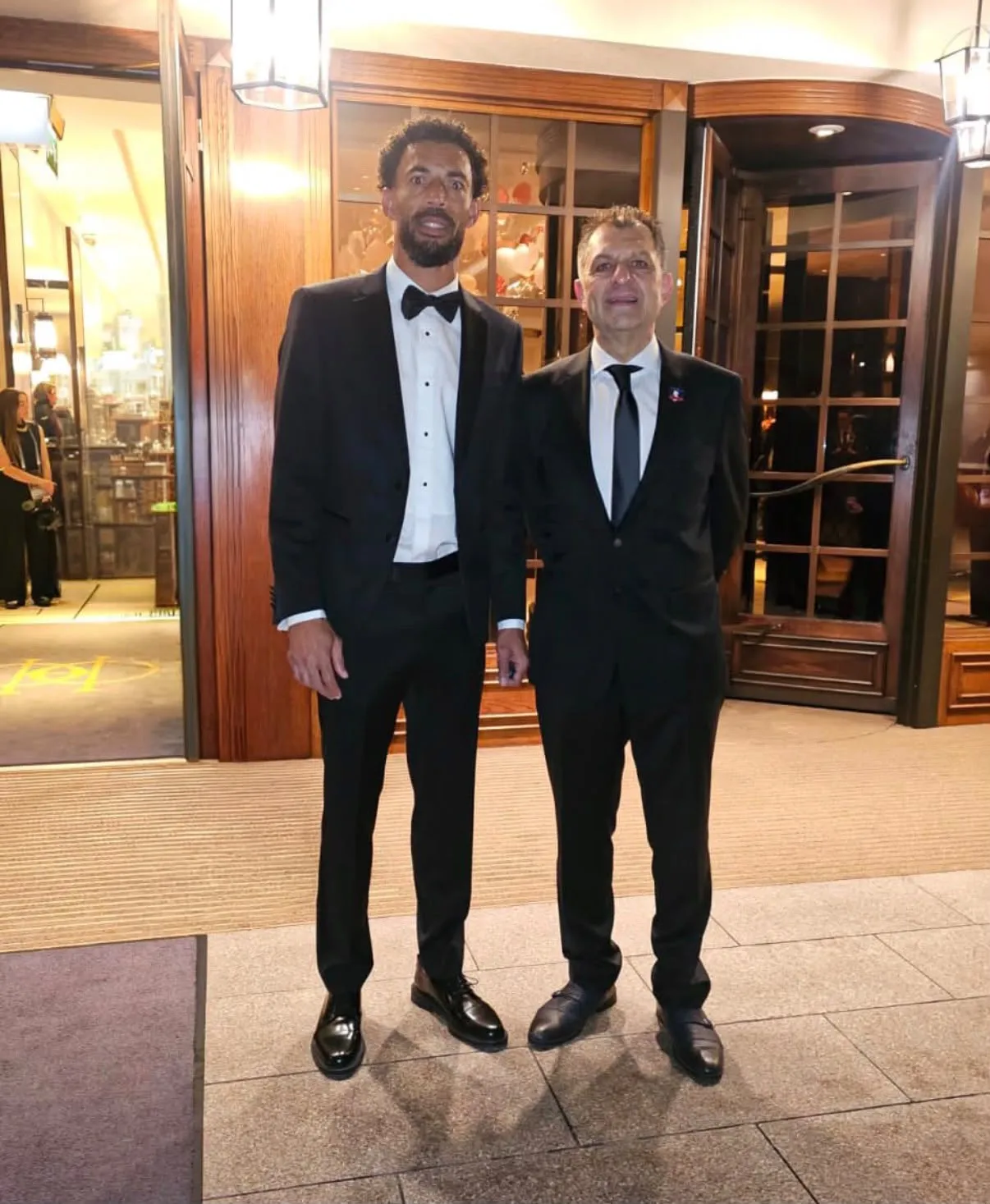Vozinha y Aníbal Mosa previo a la gala del Balón de Oro. (Foto: @colocolooficial)