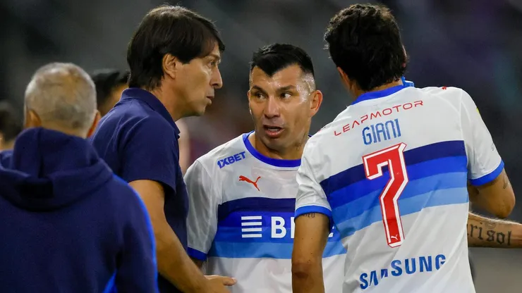 Daniel Garnero vive un duro encontrón con Gary Medel en la UC