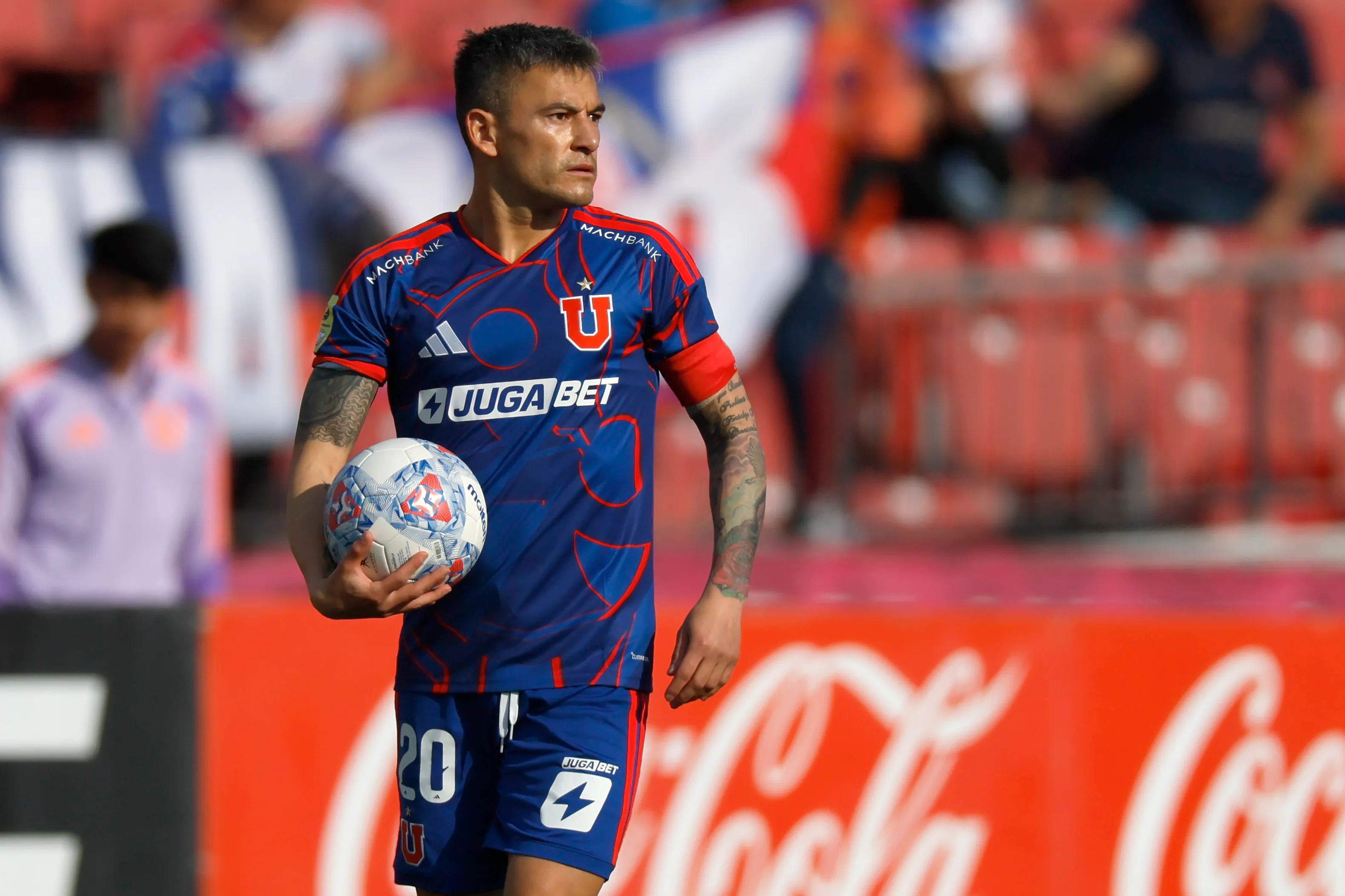 Universidad de Chiel va por la continuidad de Charles Aránguiz. (Imagen: Photosport)