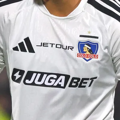 Goleador de la Liga de Primera le deja guiño a Colo Colo