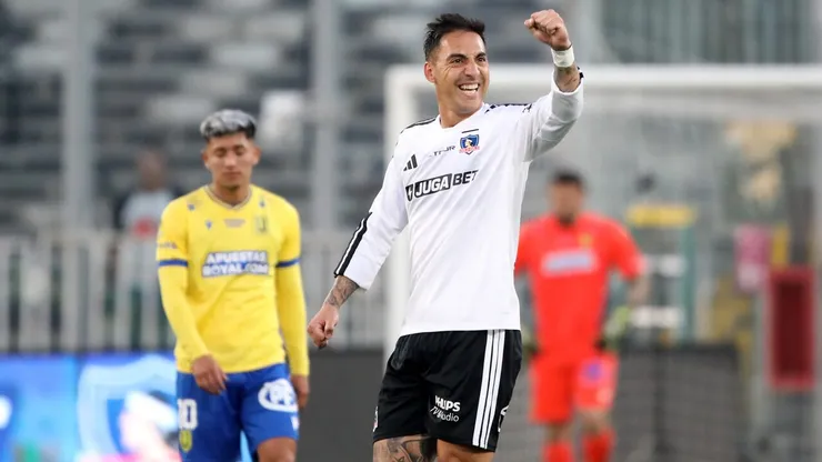 Colo Colo golea a la Universidad de Concepción y se acerca al título